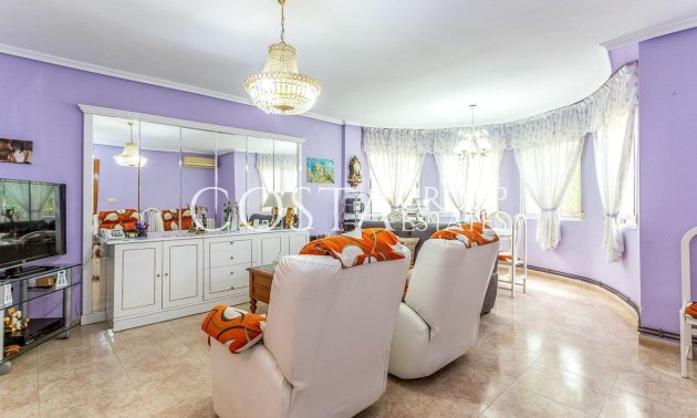 Resale - House -
Orihuela - Orihuela Costa