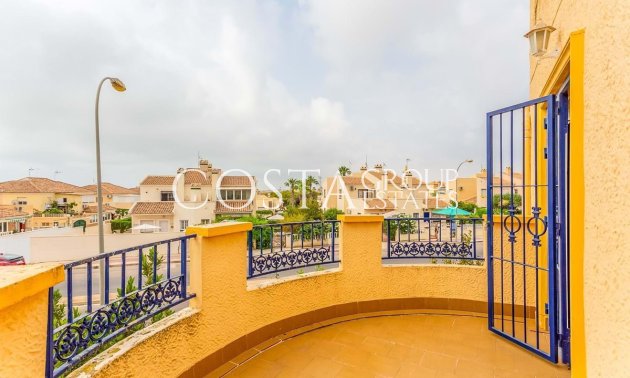 Resale - House -
Orihuela - Orihuela Costa