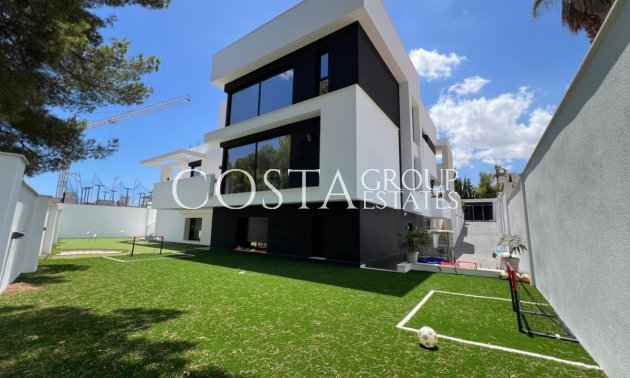 Resale - Villa -
Orihuela - Orihuela Costa