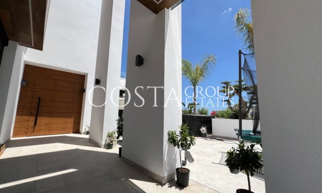 Resale - Villa -
Orihuela - Orihuela Costa