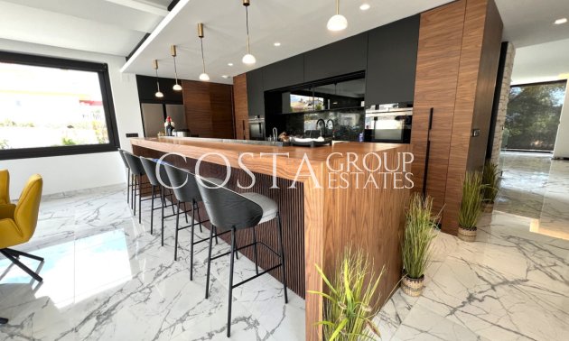 Resale - Villa -
Orihuela - Orihuela Costa