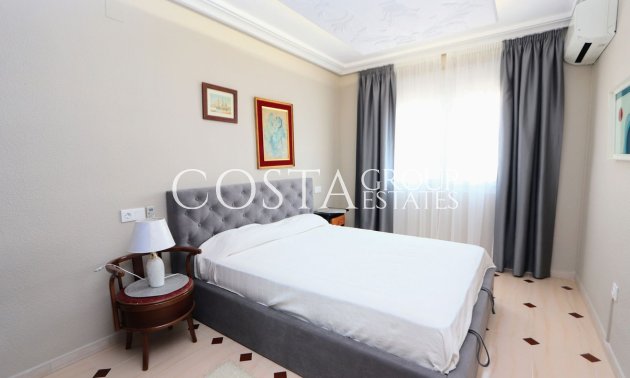 Resale - Villa -
Torrevieja - Torrevieja Centro