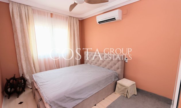 Resale - Villa -
Torrevieja - Torrevieja Centro