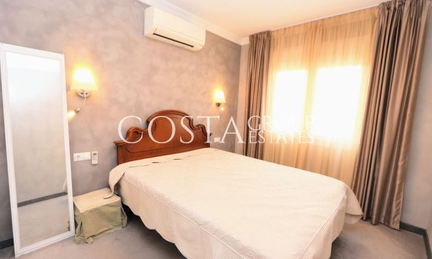 Resale - Villa -
Torrevieja - Torrevieja Centro