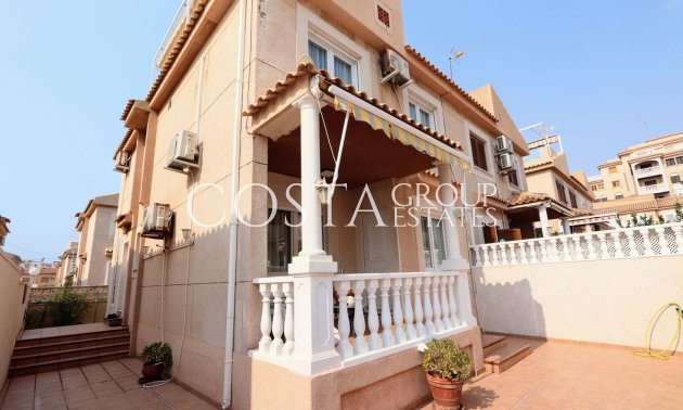 Resale - Villa -
Torrevieja - Torrevieja Centro