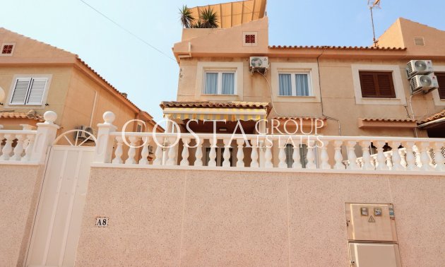 Resale - Villa -
Torrevieja - Torrevieja Centro