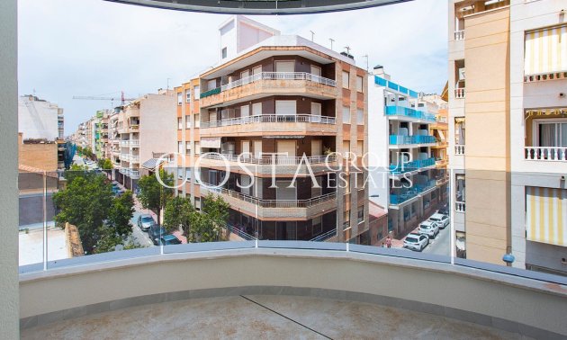 Resale - Apartments -
Torrevieja - Playa del Cura