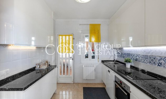 Resale - Villa -
Torrevieja - Torrevieja Centro