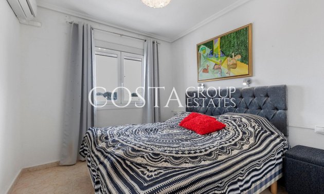 Resale - Villa -
Torrevieja - Torrevieja Centro