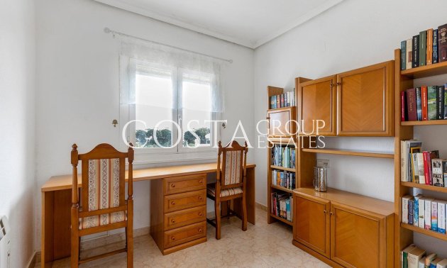 Resale - Villa -
Torrevieja - Torrevieja Centro
