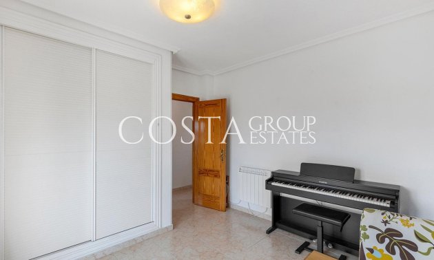 Resale - Villa -
Torrevieja - Torrevieja Centro