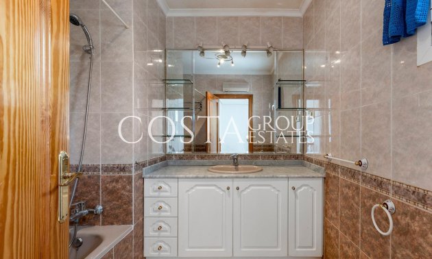 Resale - Villa -
Torrevieja - Torrevieja Centro