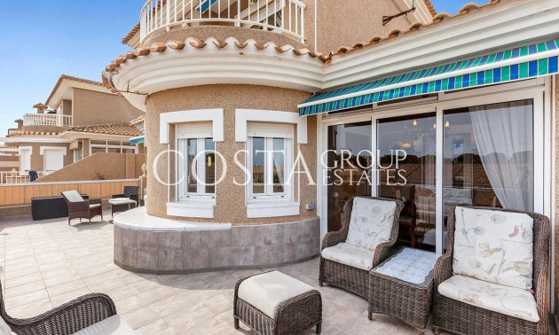 Resale - Villa -
Torrevieja - Torrevieja Centro