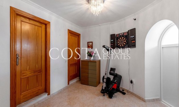 Resale - Villa -
Torrevieja - Torrevieja Centro