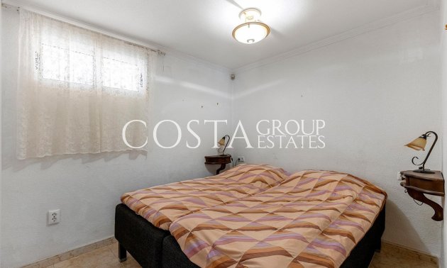 Resale - Villa -
Torrevieja - Torrevieja Centro