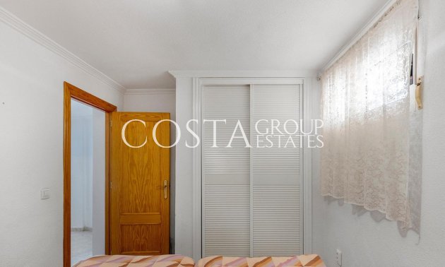 Resale - Villa -
Torrevieja - Torrevieja Centro