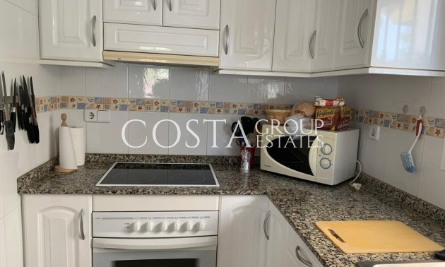 Herverkoop - Villa -
Urbanización El Raso