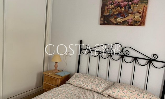 Herverkoop - Villa -
Urbanización El Raso