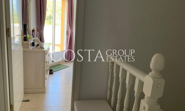 Herverkoop - Villa -
Urbanización El Raso