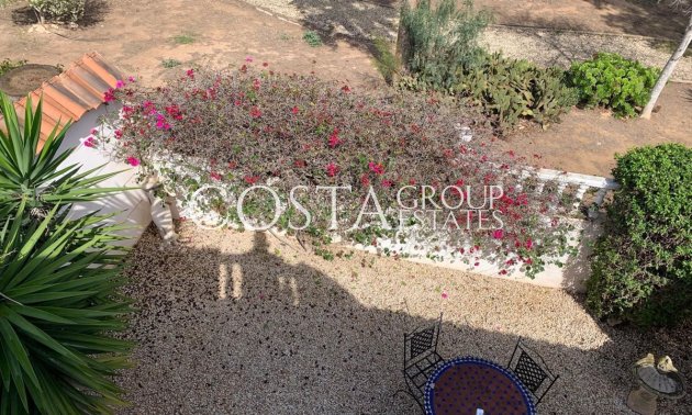 Herverkoop - Villa -
Urbanización El Raso