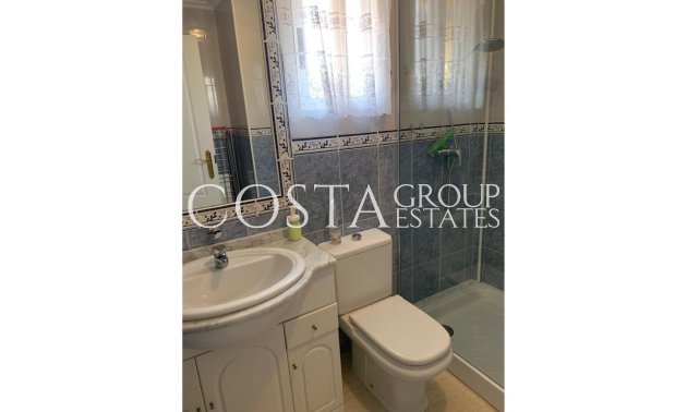 Herverkoop - Villa -
Urbanización El Raso