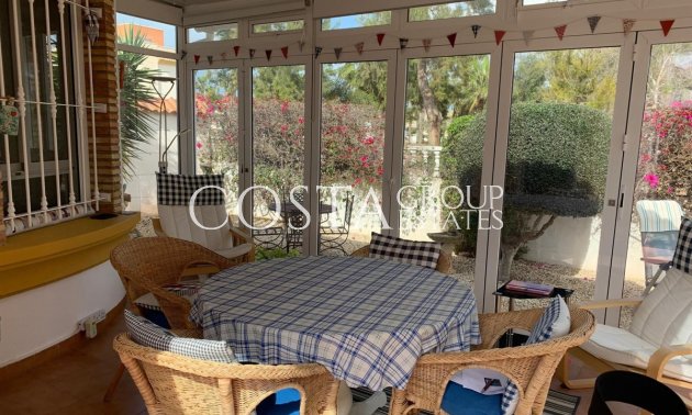 Herverkoop - Villa -
Urbanización El Raso