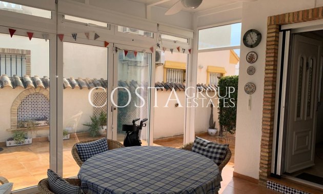 Herverkoop - Villa -
Urbanización El Raso