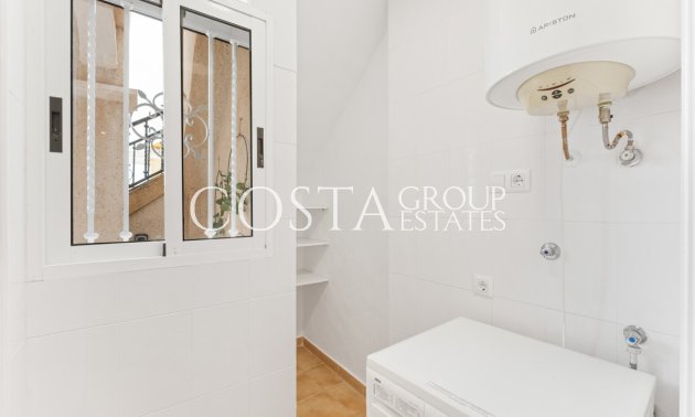 Resale - House -
Orihuela - Villamartin