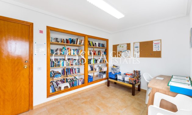 Resale - House -
Orihuela - Villamartin