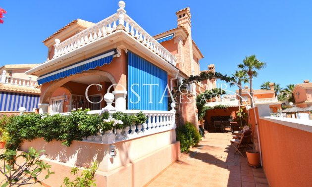 Resale - Villa -
Orihuela - Playa Flamenca