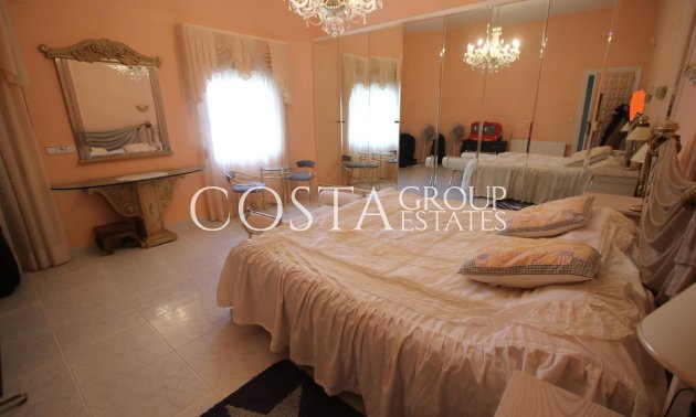 Resale - Villa -
Calpe - la Canuta