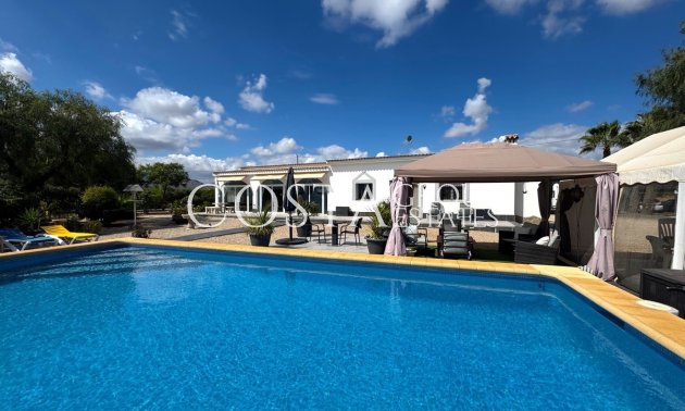 Herverkoop - Villa -
Lorca - Almendricos