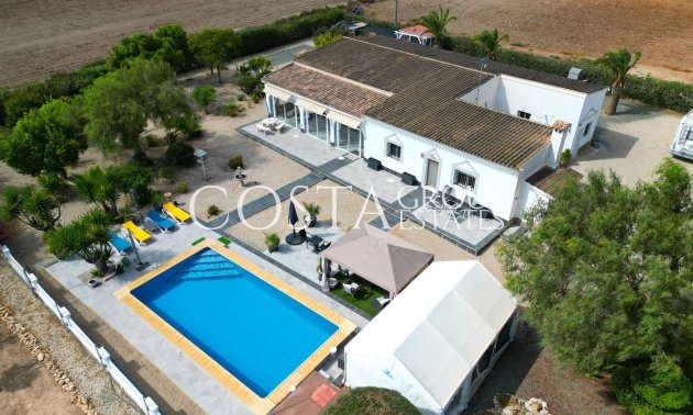 Herverkoop - Villa -
Lorca - Almendricos