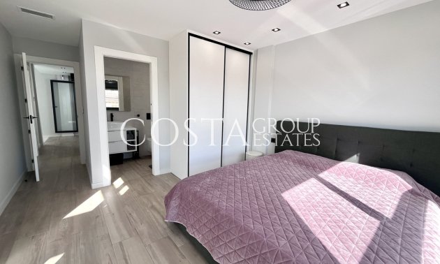 Resale - Villa -
Orihuela - Punta Prima