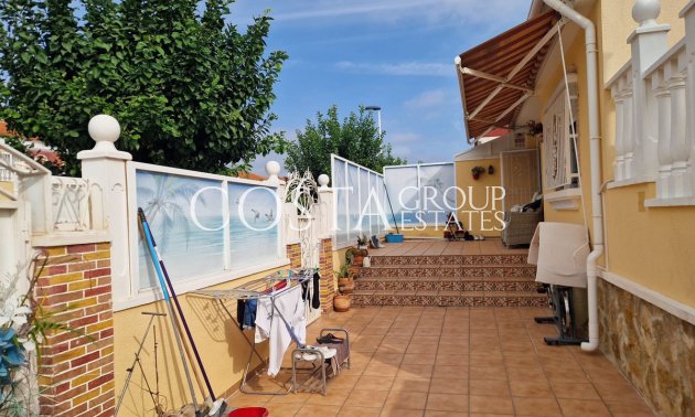 Resale - House -
Torrevieja - Torrevieja Centro