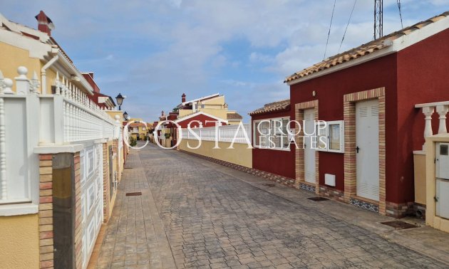 Resale - House -
Torrevieja - Torrevieja Centro