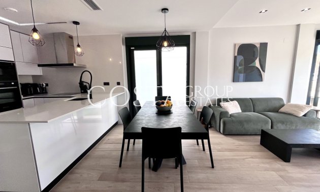 Resale - Villa -
Torrevieja - Torrevieja Centro