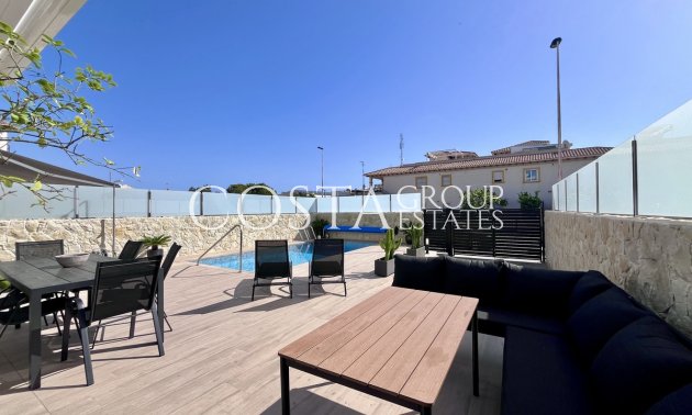 Resale - Villa -
Torrevieja - Torrevieja Centro
