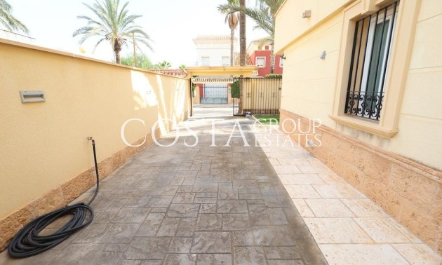 Resale - Villa -
Orihuela - Cabo Roig