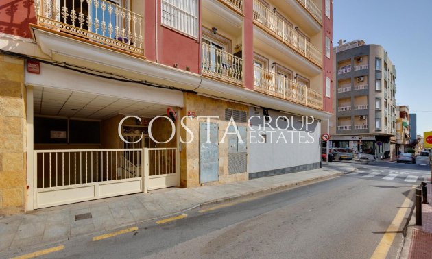 Resale - Apartments -
Torrevieja - Torrevieja Centro