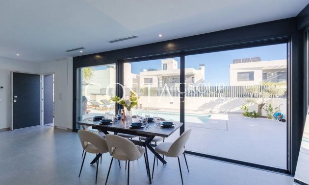 Resale - Villa -
Algorfa - La Finca Golf