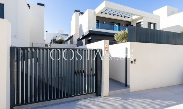 Resale - Villa -
Algorfa - La Finca Golf