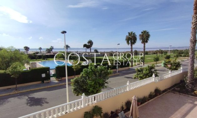 Resale - Villa -
Torrevieja - La Siesta
