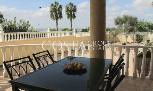 Resale - Villa -
Torrevieja - La Siesta