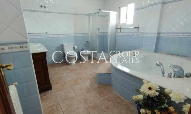 Resale - Villa -
Torrevieja - La Siesta