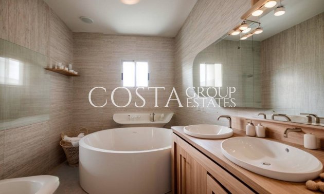 Resale - Villa -
Torrevieja - La Siesta