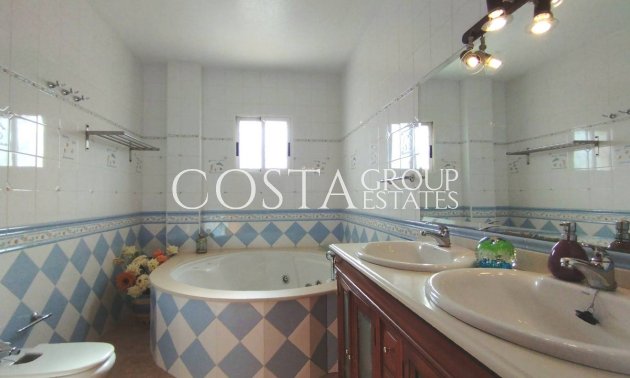 Resale - Villa -
Torrevieja - La Siesta