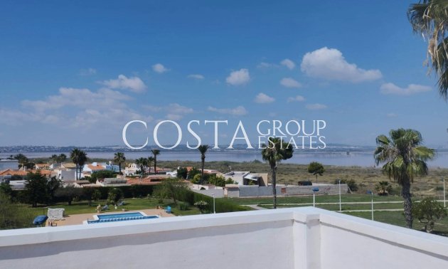 Resale - Villa -
Torrevieja - La Siesta