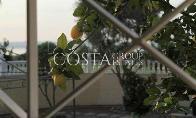 Resale - Villa -
Torrevieja - La Siesta