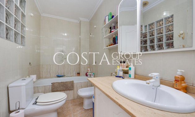 Resale - Apartments -
Torrevieja - Torrevieja Centro